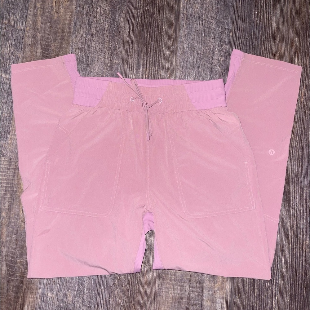 Lululemon crop dance studio jogger